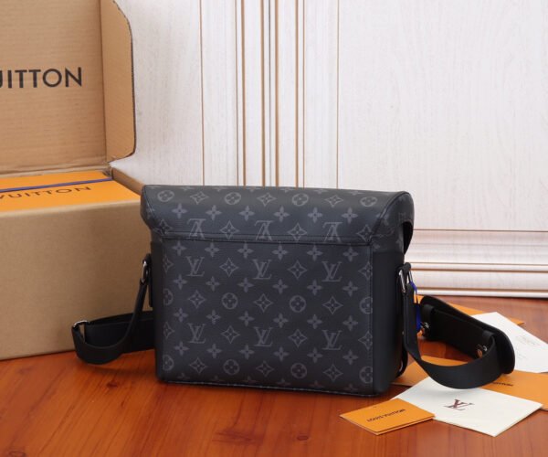 LV-Messenger Bag - Image 8