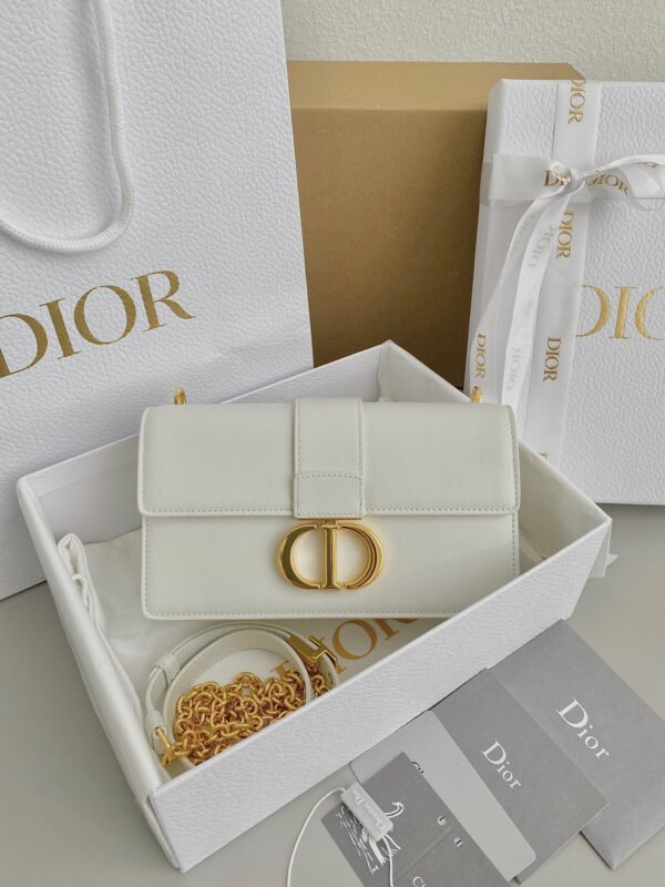 Dior Montaigne 30 chain