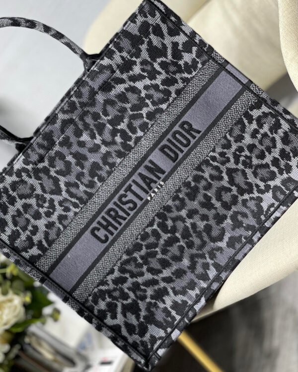 Dior Book Tote Leopard Bag - Image 4