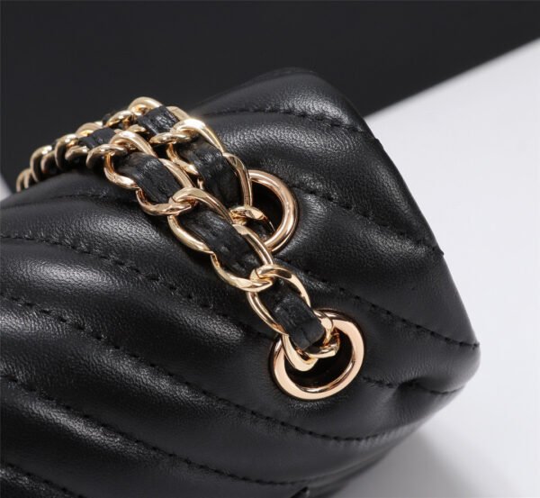 CHANEL Chain Shoulder Bag - Image 8