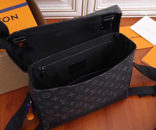 LV-Messenger Bag - Image 7